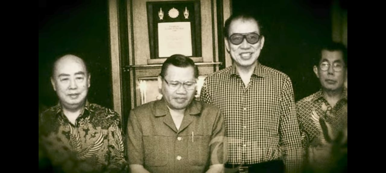 Selesaikan Masalah Oligarki dengan Segores Tanda Tangan